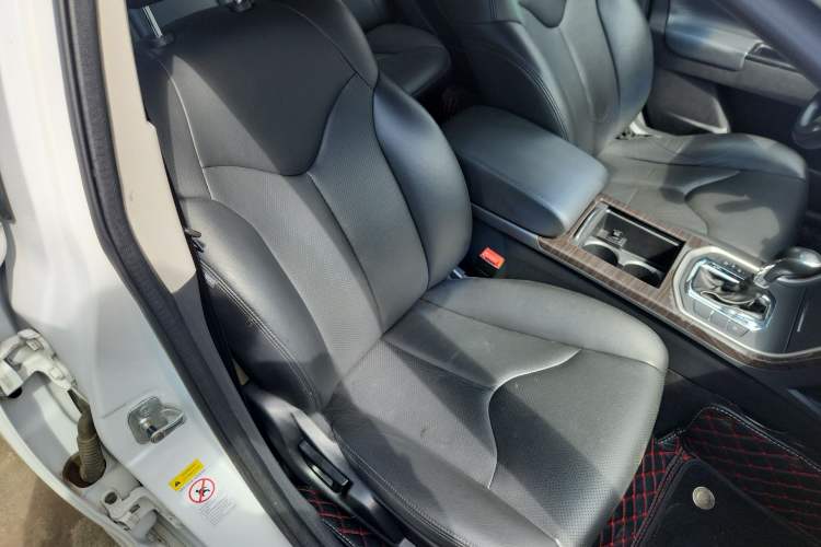 Used CHANGAN Raeton 2014 1.8T Automatic Prestige Anniversary Edition China IV Standard Right Front Seat