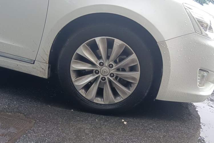 Used CHANGAN Raeton 2014 1.8T Automatic Prestige Anniversary Edition China IV Standard Right Front Wheel Hub