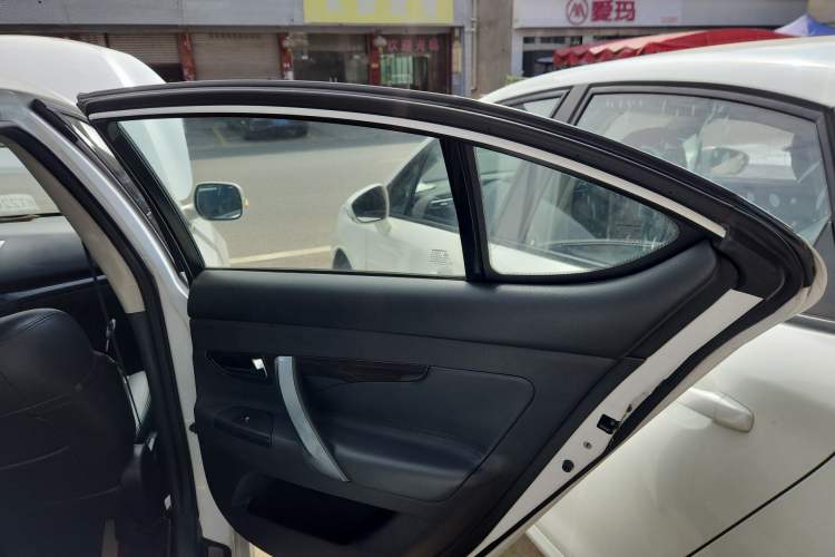 Used CHANGAN Raeton 2014 1.8T Automatic Prestige Anniversary Edition China IV Standard Right Rear Door Interior