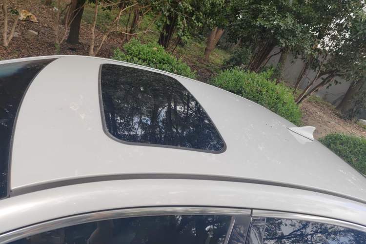 Used CHANGAN Raeton 2014 1.8T Automatic Prestige Anniversary Edition China V Standard Roof