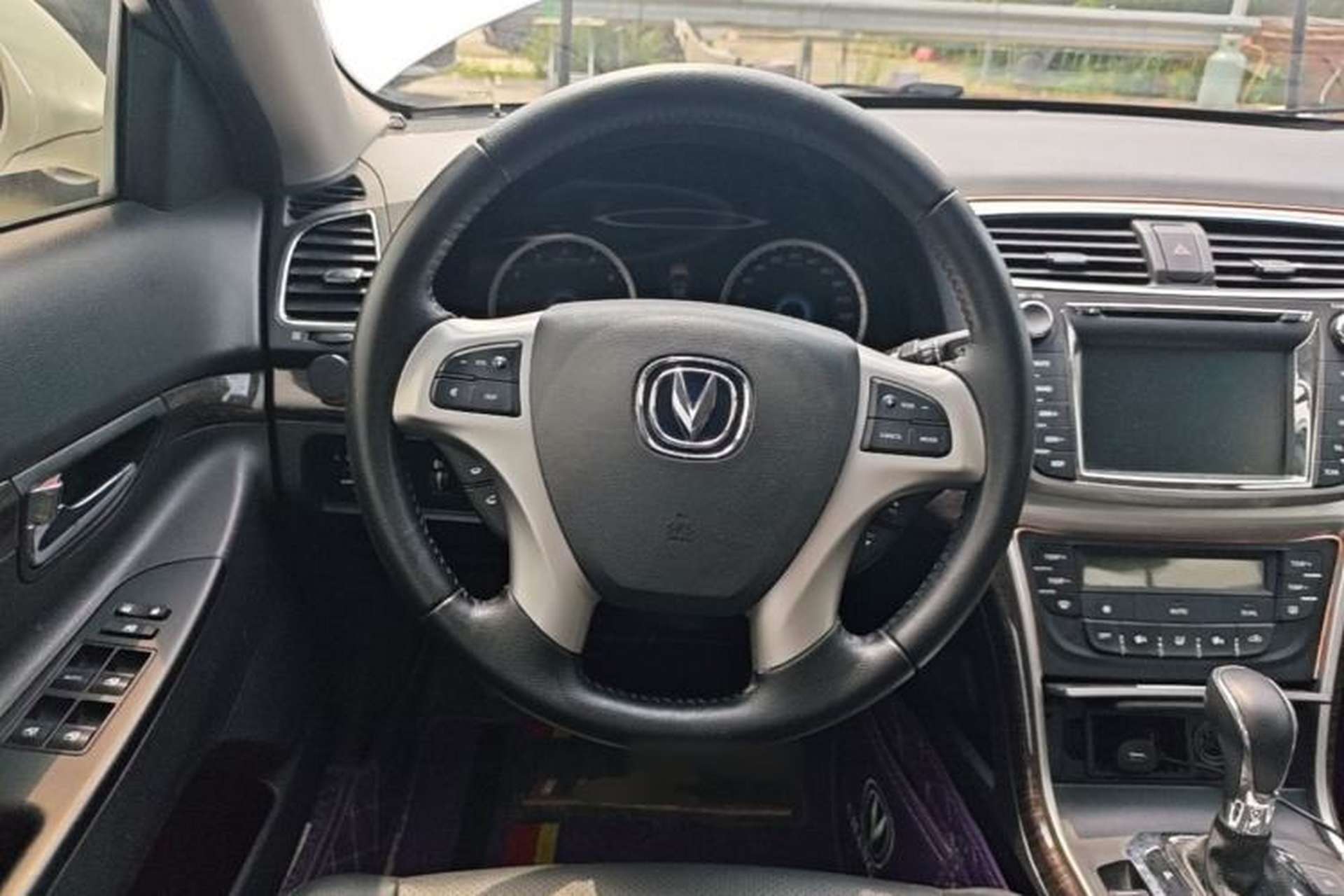 Used CHANGAN Raeton 2014 1.8T Automatic Prestige Anniversary Edition China IV Standard Steering Wheel