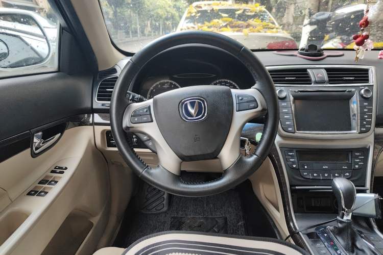 Used CHANGAN Raeton 2014 1.8T Automatic Elite Anniversary Edition China IV Standard Steering Wheel