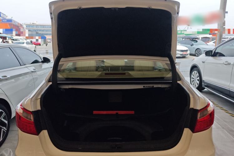 Used CHANGAN Raeton 2014 1.8T Automatic Elite Anniversary Edition China IV Standard Trunk