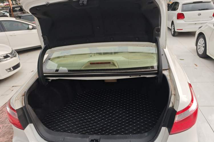Used CHANGAN Raeton 2014 1.8T Automatic Elite Anniversary Edition China IV Standard Trunk