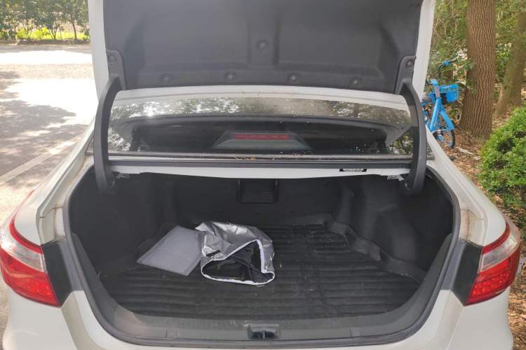 Used CHANGAN Raeton 2014 1.8T Automatic Prestige Anniversary Edition China V Standard Trunk