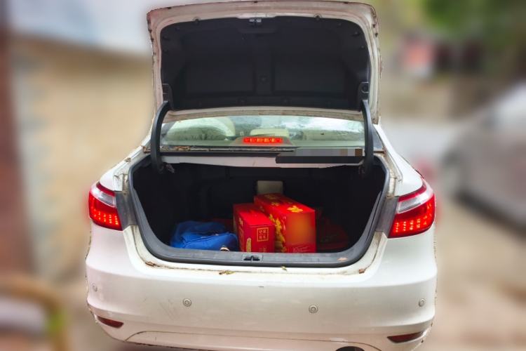 Used CHANGAN Raeton 2014 1.8T Automatic Elite Anniversary Edition China IV Standard Trunk