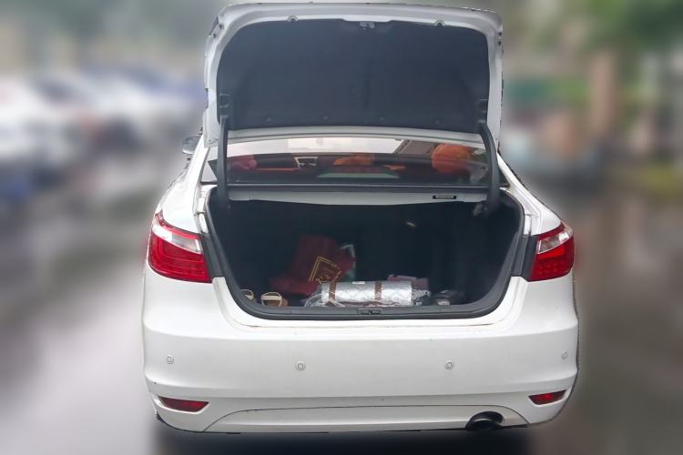 Used CHANGAN Raeton 2014 1.8T Automatic Prestige Anniversary Edition China IV Standard Trunk