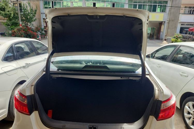 Used CHANGAN Raeton 2014 1.8T Automatic Prestige Anniversary Edition China IV Standard Trunk