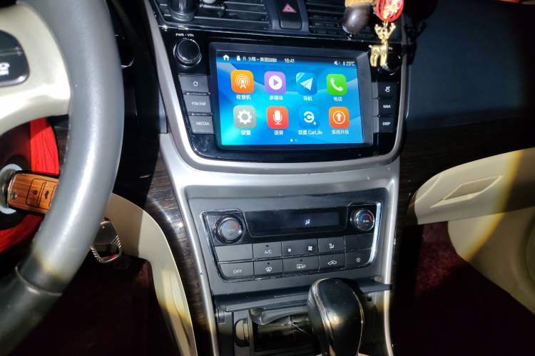 Used CHANGAN Raeton 2016 1.8T Automatic Smart Enjoyment Deluxe Model Audio And AC Panel