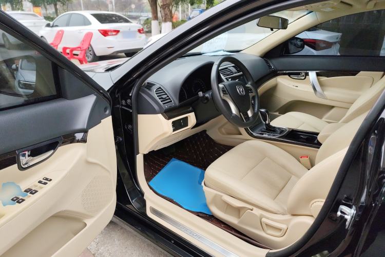 Used CHANGAN Raeton 2016 1.8T Automatic Smart Enjoyment Deluxe Model Driver Seat