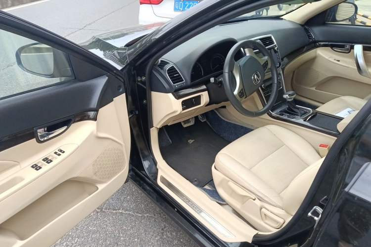 Used CHANGAN Raeton 2016 1.8T Automatic Smart Enjoyment Deluxe Model Driver Seat