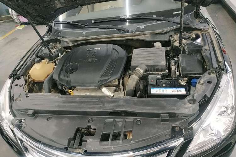 Used CHANGAN Raeton 2016 1.8T Automatic Smart Enjoyment Deluxe Model Engine Bay