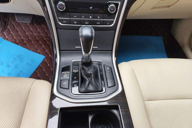 Used CHANGAN Raeton 2016 1.8T Automatic Smart Enjoyment Deluxe Model Gear Lever