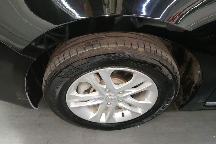 Used CHANGAN Raeton 2016 1.8T Automatic Smart Enjoyment Deluxe Model Left Front Wheel Hub