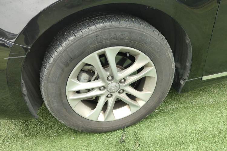 Used CHANGAN Raeton 2016 1.8T Automatic Smart Enjoyment Deluxe Model Left Front Wheel Hub