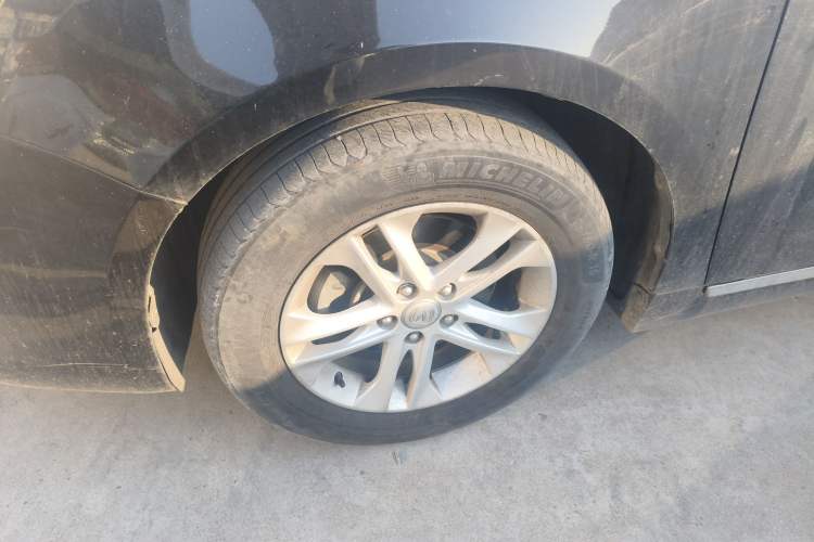 Used CHANGAN Raeton 2016 1.8T Automatic Smart Enjoyment Deluxe Model Left Front Wheel Hub