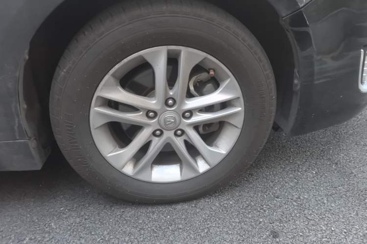 Used CHANGAN Raeton 2016 1.8T Automatic Smart Enjoyment Deluxe Model Right Front Wheel Hub