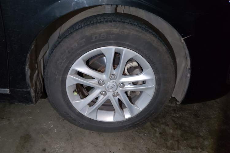 Used CHANGAN Raeton 2016 1.8T Automatic Smart Enjoyment Deluxe Model Right Front Wheel Hub