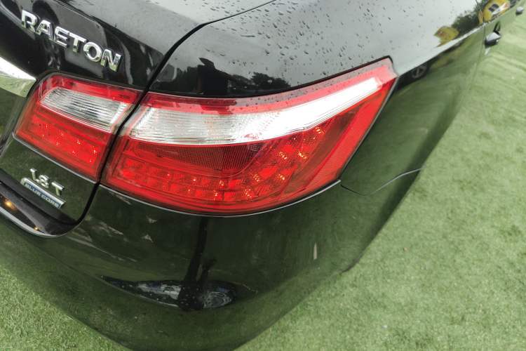 Used CHANGAN Raeton 2016 1.8T Automatic Smart Enjoyment Deluxe Model Right Rear Taillight