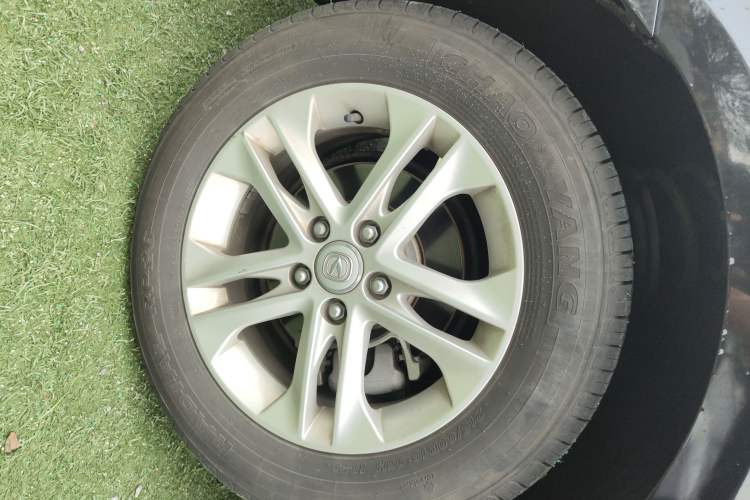 Used CHANGAN Raeton 2016 1.8T Automatic Smart Enjoyment Deluxe Model Right Rear Wheel Hub