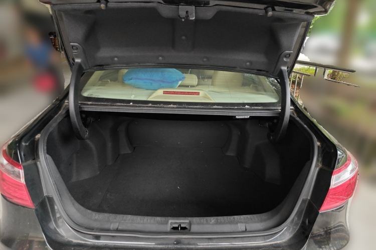 Used CHANGAN Raeton 2016 1.8T Automatic Smart Enjoyment Deluxe Model Trunk