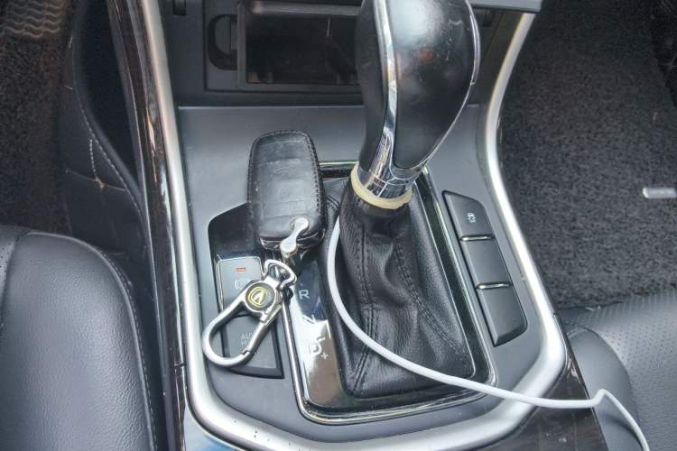 Used CHANGAN Raeton 2016 1.8T Automatic Smart Enjoyment Zunchi Model Gear Lever