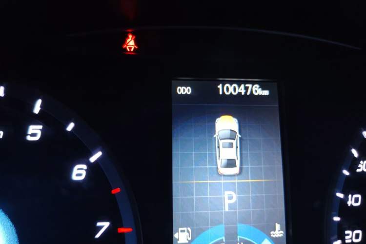 Used CHANGAN Raeton 2016 1.8T Automatic Smart Enjoyment Deluxe Model Odometer Close Up