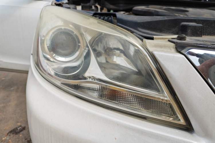 Used CHANGAN Raeton 2016 1.8T Automatic Smart Enjoyment Deluxe Model Right Front Headlight