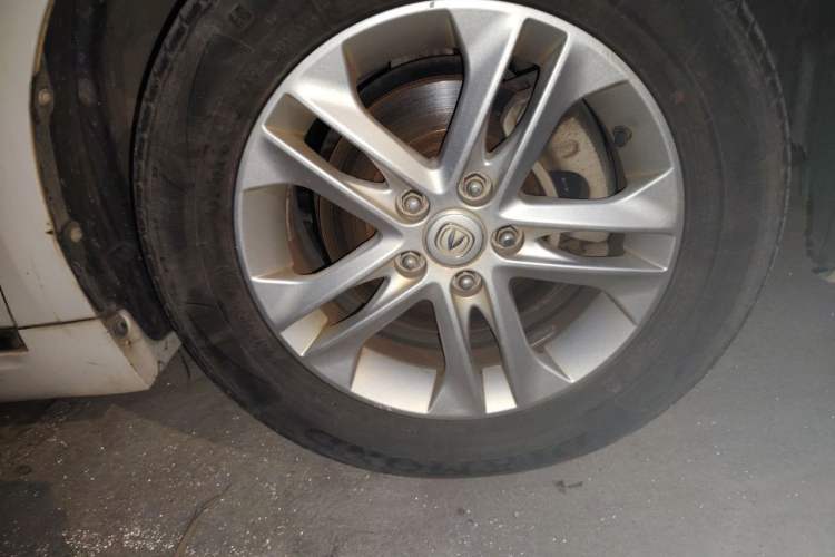 Used CHANGAN Raeton 2016 1.8T Automatic Smart Enjoyment Deluxe Model Right Front Wheel Hub