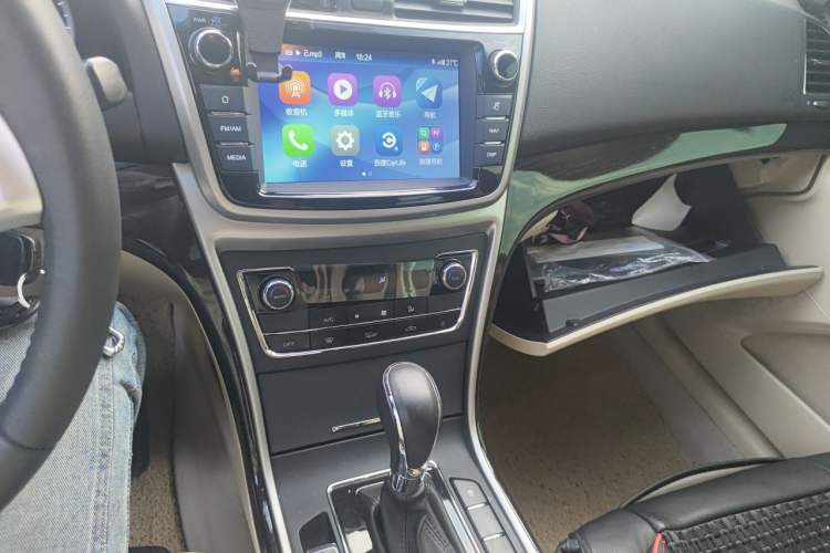 Used CHANGAN Raeton 2017 1.5T Automatic Smart Enjoyment Deluxe Model Audio And AC Panel