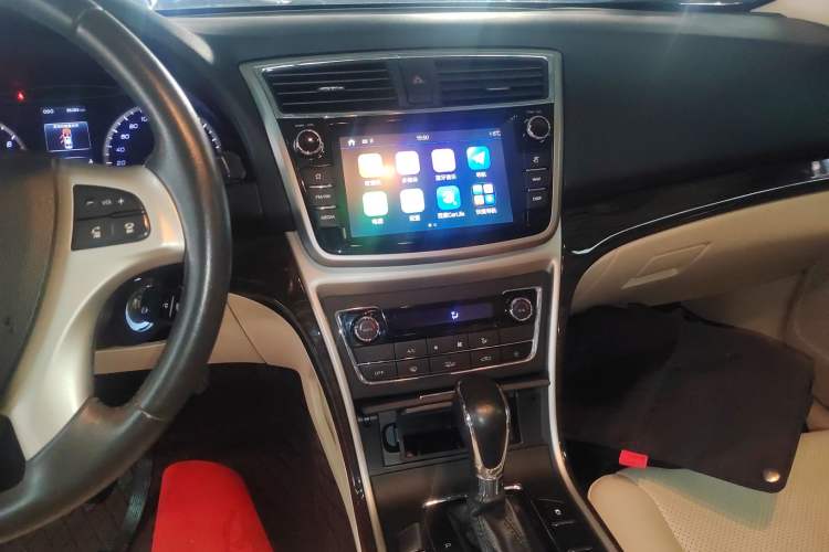 Used CHANGAN Raeton 2017 1.5T Automatic Smart Enjoyment Deluxe Model Audio And AC Panel