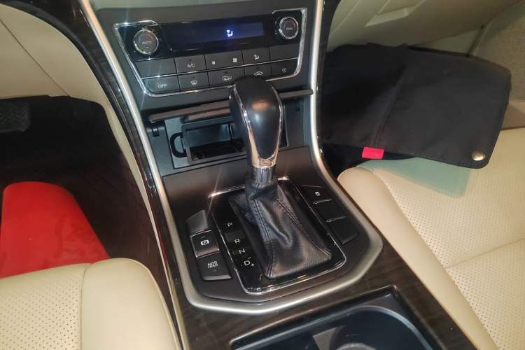 Used CHANGAN Raeton 2017 1.5T Automatic Smart Enjoyment Deluxe Model Gear Lever