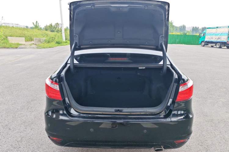 Used CHANGAN Raeton 2017 1.5T Automatic Smart Enjoyment Zunchi Model Trunk
