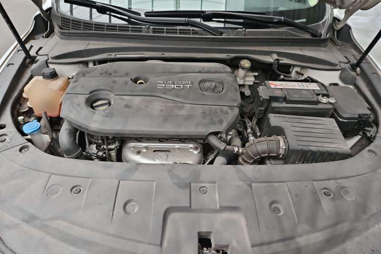 Used CHANGAN Raeton 2017 1.5T Automatic Smart Enjoyment Deluxe Model Engine Bay