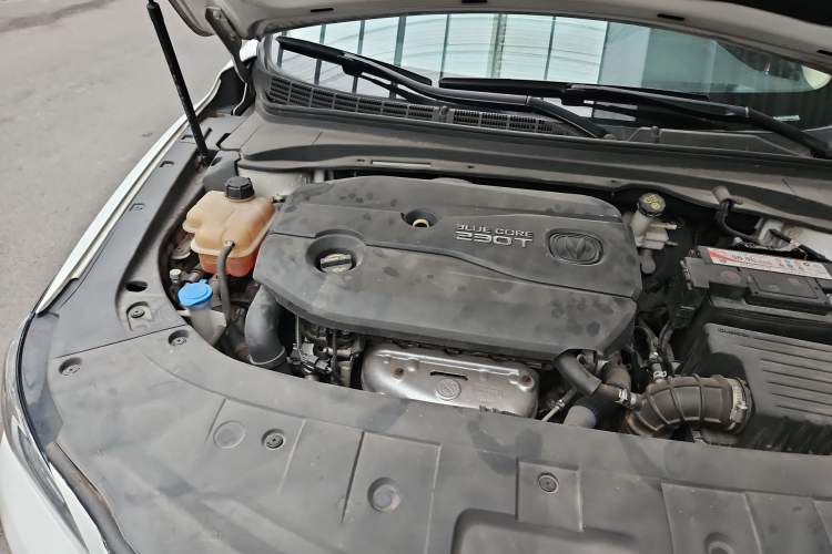 Used CHANGAN Raeton 2017 1.5T Automatic Smart Enjoyment Deluxe Model Engine Bay Right