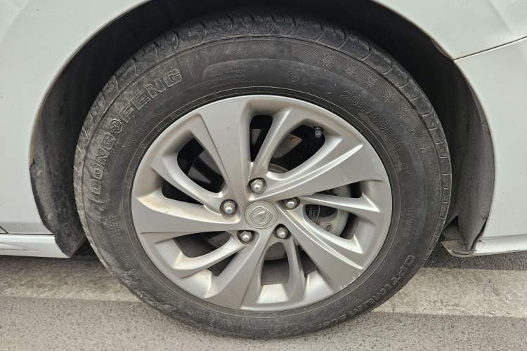 Used CHANGAN Raeton 2017 1.5T Automatic Smart Enjoyment Deluxe Model Right Front Wheel Hub
