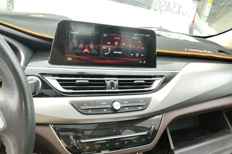 Used CHANGAN Raeton CC 2018 1.5T Automatic Zhiya Model China V Standard Audio And AC Panel