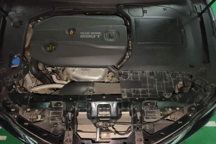 Used CHANGAN Raeton CC 2018 1.5T Automatic Zhiya Model China V Standard Engine Bay