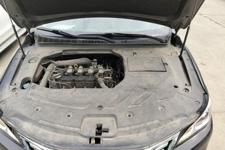 Used CHANGAN Raeton CC 2018 1.5T Automatic Zhiya Model China V Standard Engine Bay