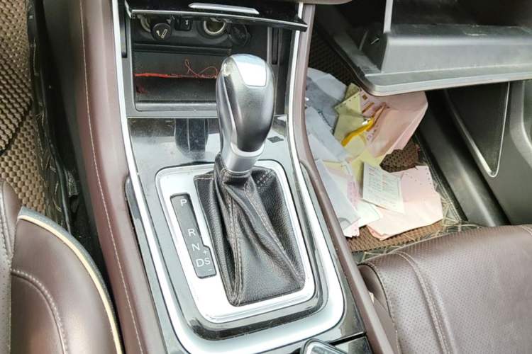 Used CHANGAN Raeton CC 2018 1.5T Automatic Zhiya Model China V Standard Gear Lever