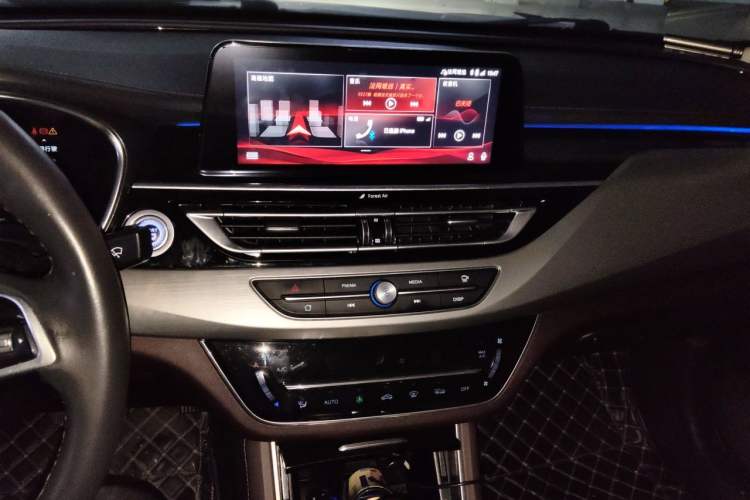 Used CHANGAN Raeton CC 2018 1.5T Automatic Zunya Model China V Standard Audio And AC Panel