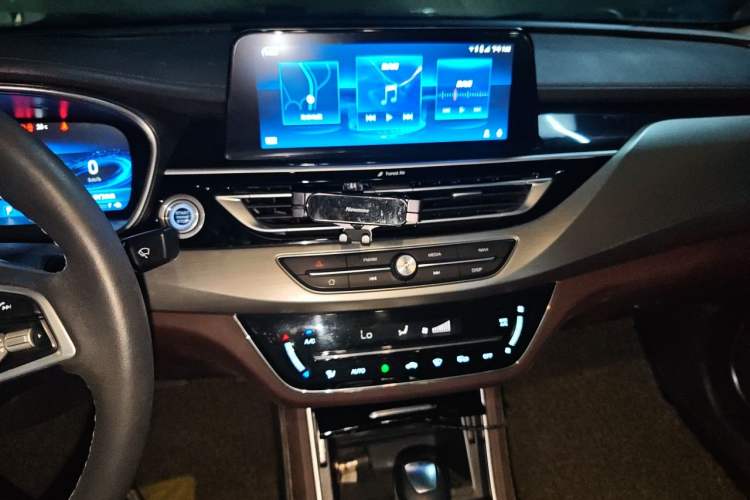 Used CHANGAN Raeton CC 2018 1.5T Automatic Zhiya Model China V Standard Audio And AC Panel