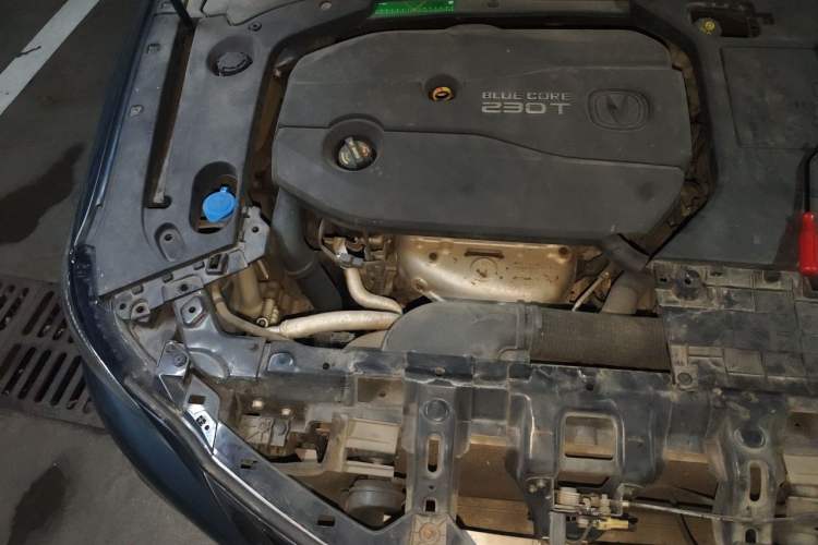 Used CHANGAN Raeton CC 2018 1.5T Automatic Zhiya Model China V Standard Engine Bay Right
