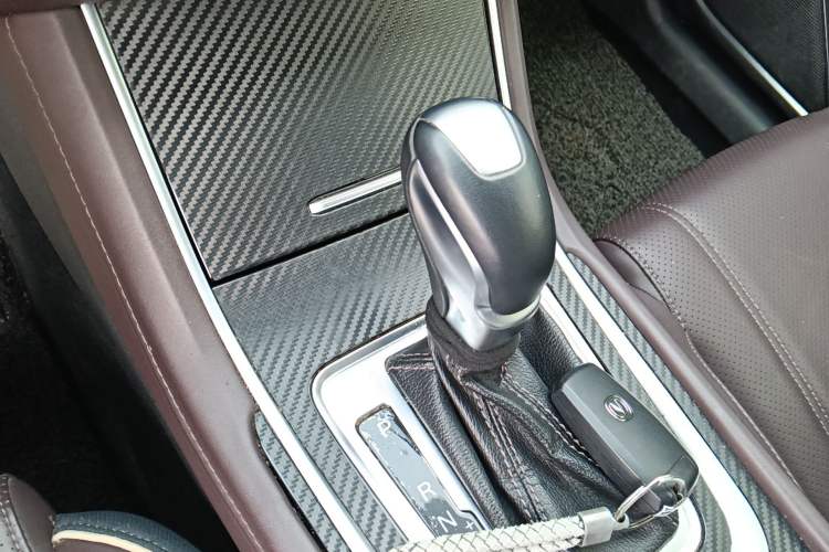 Used CHANGAN Raeton CC 2018 1.5T Automatic Haoya Model Guangmang Edition China V Standard Gear Lever