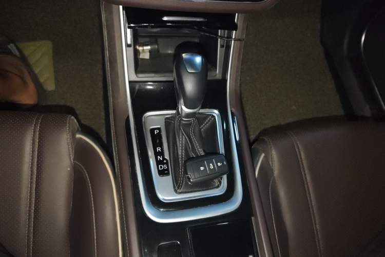 Used CHANGAN Raeton CC 2018 1.5T Automatic Zhiya Model China V Standard Gear Lever