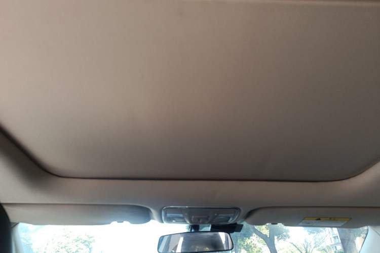 Used CHANGAN Raeton CC 2018 1.5T Automatic Elegant Starry Edition China V Standard Headliner