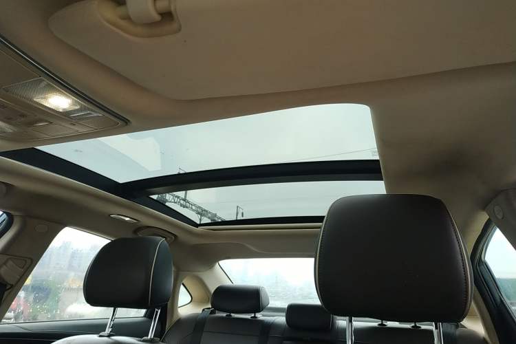 Used CHANGAN Raeton CC 2018 1.5T Automatic Haoya Model China V Standard Headliner
