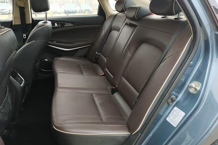 Used CHANGAN Raeton CC 2018 1.5T Automatic Haoya Model China V Standard Left Rear Seat