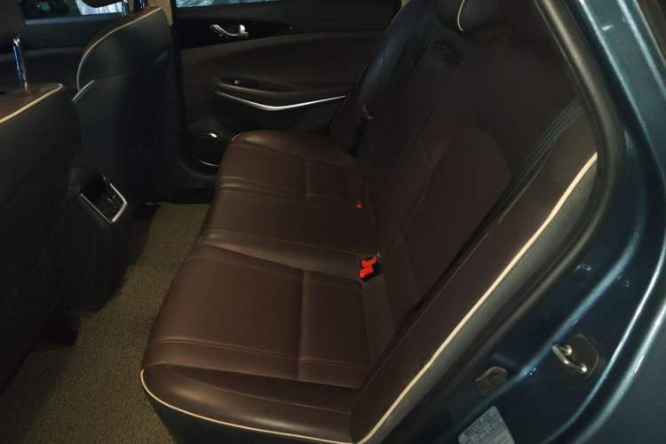Used CHANGAN Raeton CC 2018 1.5T Automatic Zhiya Model China V Standard Left Rear Seat
