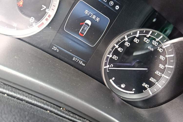 Used CHANGAN Raeton CC 2018 1.5T Automatic Haoya Model Guangmang Edition China V Standard Odometer Close Up